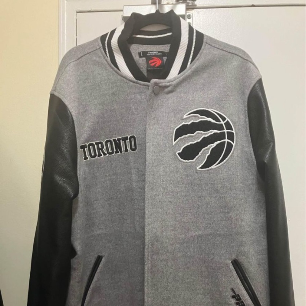 Toronto Raptors Mitchell & Ness Varsity Jacket